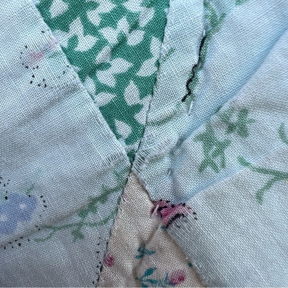 VTG Star Burst Quilt Calico Prairie Diamond Patchwork Hand Quilted 86x99 READ - Picture 11 of 16